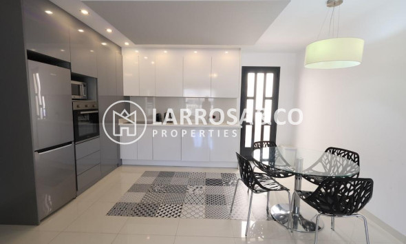 Resale - Apartment - Pilar de la Horadada - Costa Blanca