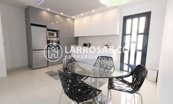 Resale - Apartment - Pilar de la Horadada - Costa Blanca