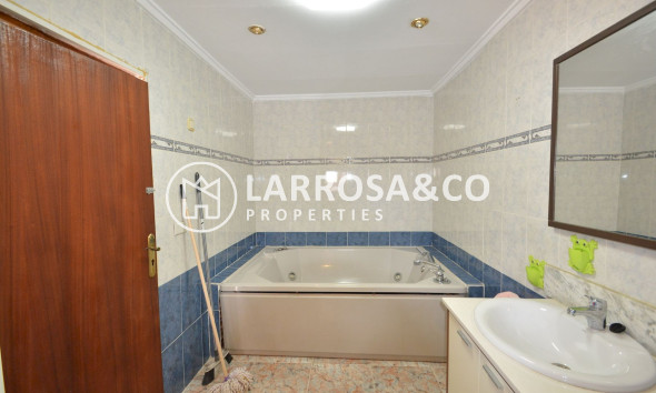 Resale - Semi-detached house - Torrevieja - El limonar