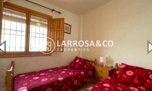 Resale - Semi-detached house - Pilar de la Horadada - Pueblo Latino