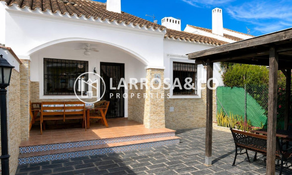 Resale - Semi-detached house - Pilar de la Horadada - Pueblo Latino