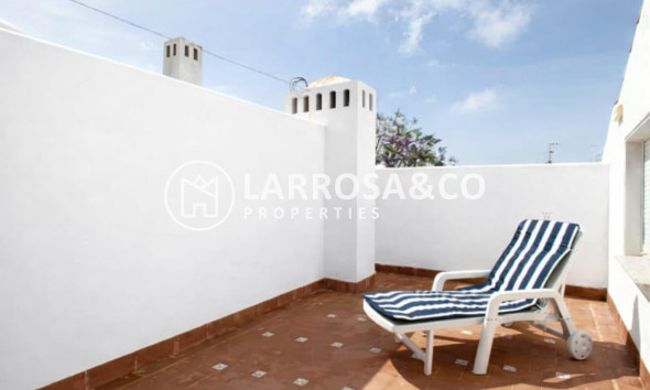 Resale - Semi-detached house - Pilar de la Horadada - Pueblo Latino