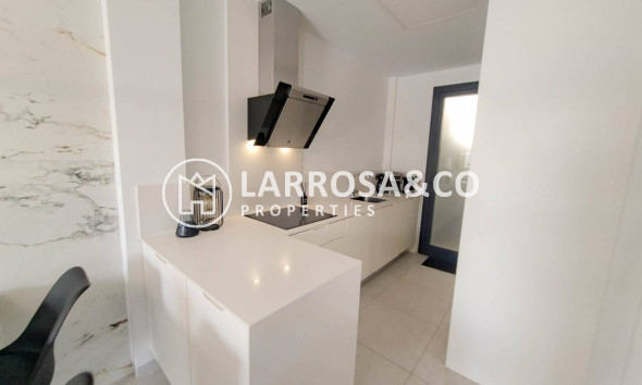 Resale - Detached House/Villa - Villamartin - Costa Blanca