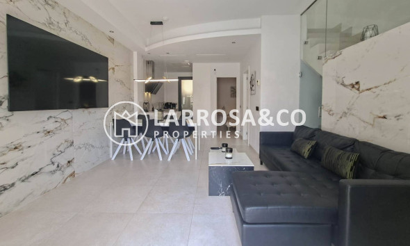 Resale - Detached House/Villa - Villamartin - Costa Blanca