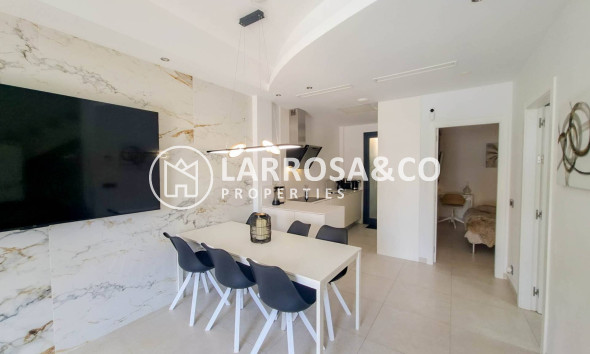 Resale - Detached House/Villa - Villamartin - Costa Blanca