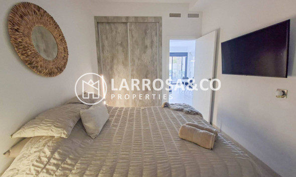 Resale - Detached House/Villa - Villamartin - Costa Blanca