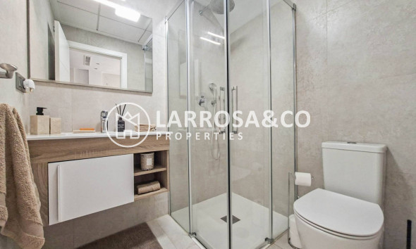 Resale - Detached House/Villa - Villamartin - Costa Blanca