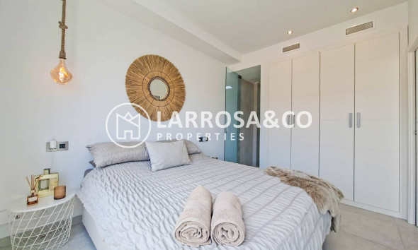 Resale - Detached House/Villa - Villamartin - Costa Blanca