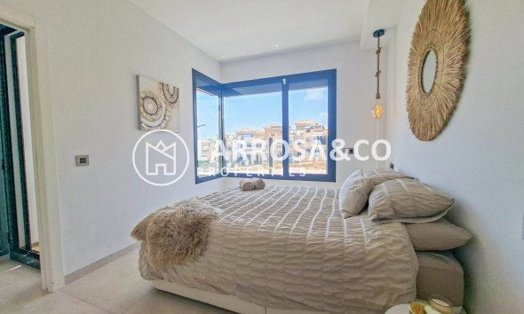 Resale - Detached House/Villa - Villamartin - Costa Blanca