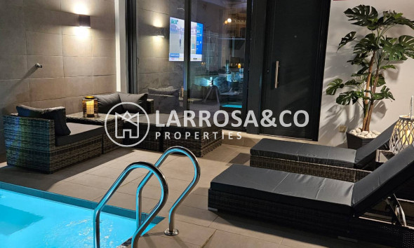 Resale - Detached House/Villa - Villamartin - Costa Blanca