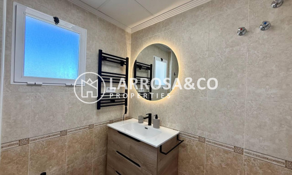 Resale - Apartment - Guardamar del Segura - Puerto