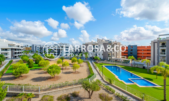 Resale - Apartment - Villamartin - Costa Blanca