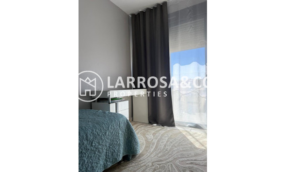 Resale - Apartment - Villamartin - Costa Blanca