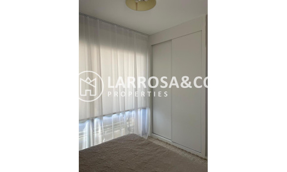 Resale - Apartment - Villamartin - Costa Blanca