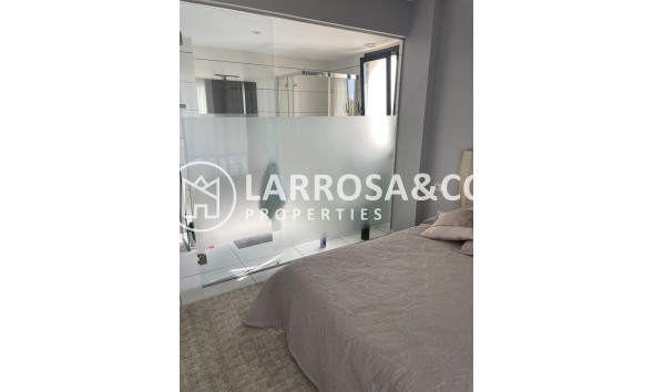 Resale - Apartment - Villamartin - Costa Blanca