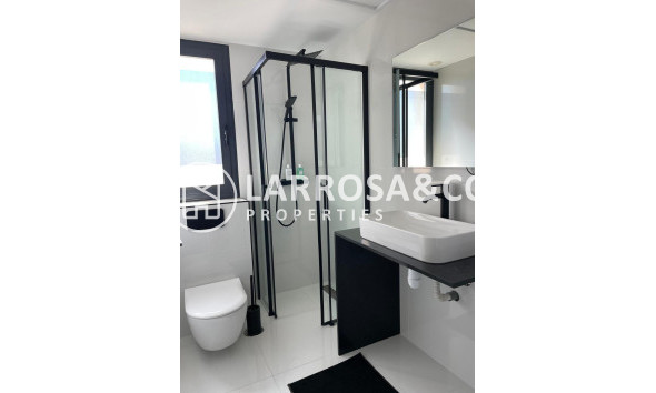 Resale - Apartment - Villamartin - Costa Blanca