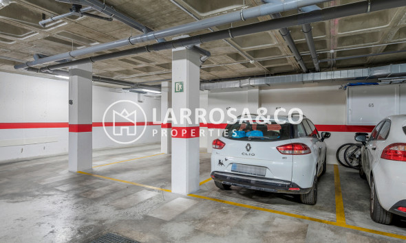 Resale - Apartment - Villamartin - Costa Blanca