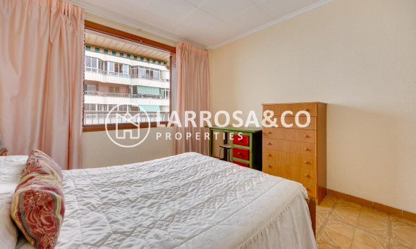 Herverkoop - Apartment - Torrevieja - Playa del Acequión