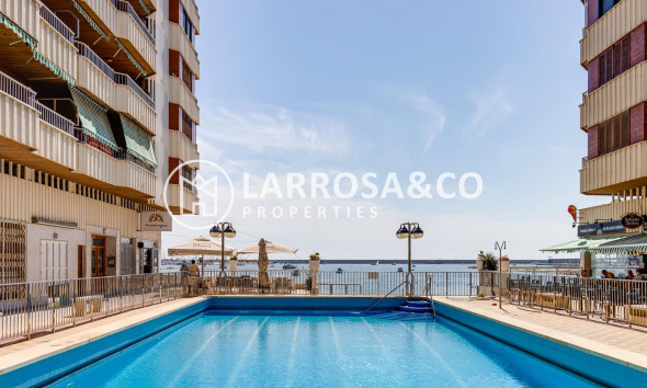 Herverkoop - Apartment - Torrevieja - Playa del Acequión