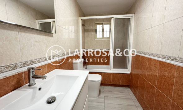 Resale - Apartment - Torrevieja - torrevieja
