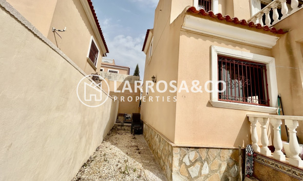 Resale - Detached House/Villa - Villamartin - Costa Blanca
