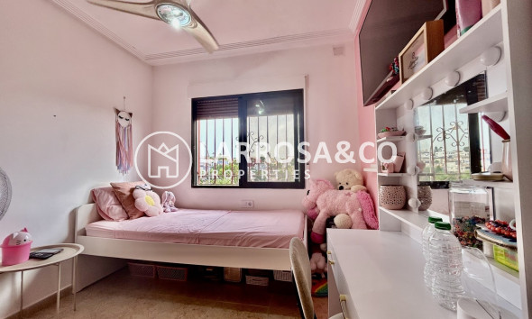 Resale - Detached House/Villa - Villamartin - Costa Blanca