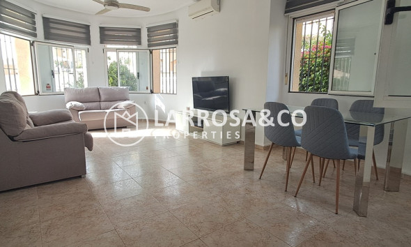 Resale - Detached House/Villa - Villamartin - Costa Blanca