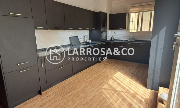 Resale - Detached House/Villa - Villamartin - Costa Blanca