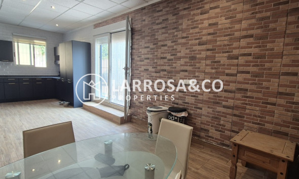 Resale - Detached House/Villa - Villamartin - Costa Blanca