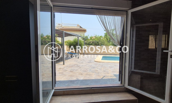 Resale - Detached House/Villa - Villamartin - Costa Blanca