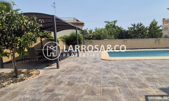 Resale - Detached House/Villa - Villamartin - Costa Blanca
