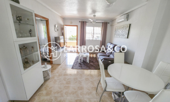 Resale - Apartment - Villamartin - Costa Blanca