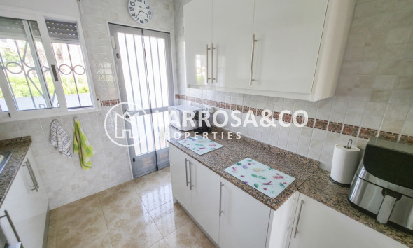 Resale - Apartment - Villamartin - Costa Blanca