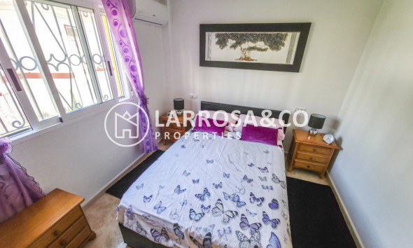 Resale - Apartment - Villamartin - Costa Blanca