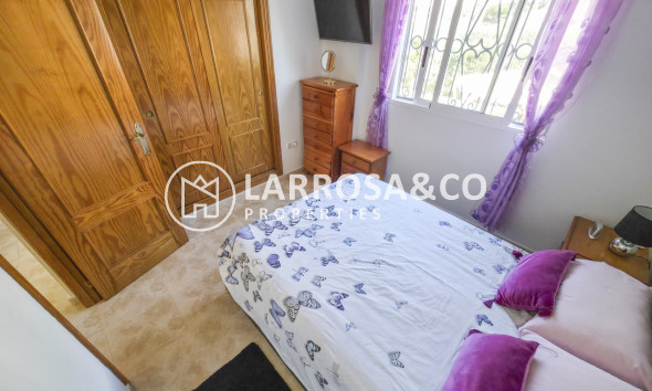 Resale - Apartment - Villamartin - Costa Blanca