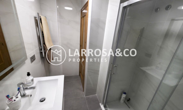 Resale - Apartment - Villamartin - Costa Blanca