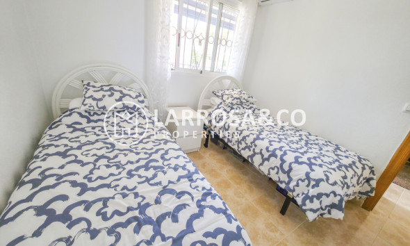 Resale - Apartment - Villamartin - Costa Blanca