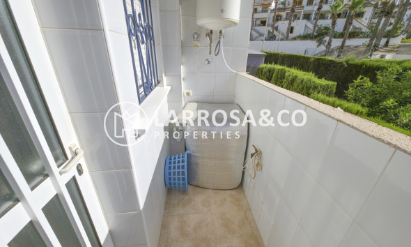 Resale - Apartment - Villamartin - Costa Blanca