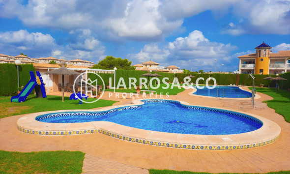 Resale - Apartment - Villamartin - Costa Blanca