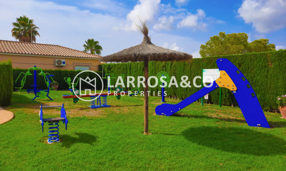Resale - Apartment - Villamartin - Costa Blanca