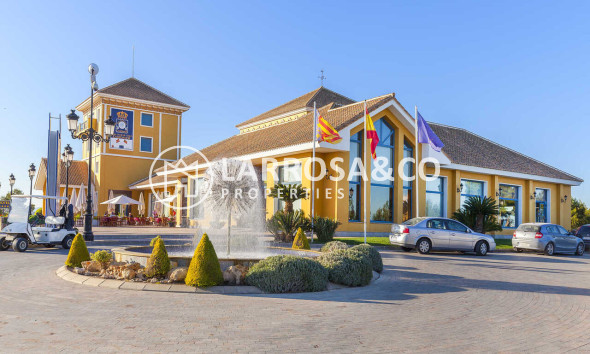 Resale - Apartment - Villamartin - Costa Blanca