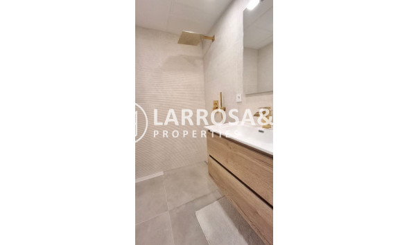 Herverkoop - Apartment - Torrevieja - Playa Acequion