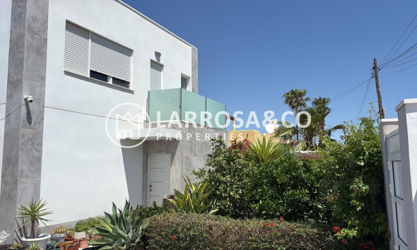 Resale - Detached House/Villa - Torrevieja - La Siesta - El Salado -  Torreta