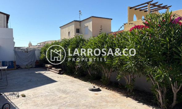 Resale - Detached House/Villa - Torrevieja - La Siesta - El Salado -  Torreta