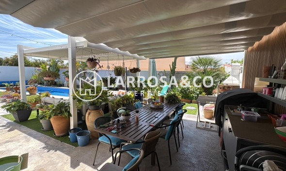 Resale - Detached House/Villa - Torrevieja - La Siesta - El Salado -  Torreta