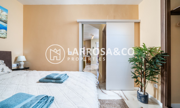 Resale - Apartment - El Chaparral - Costa Blanca