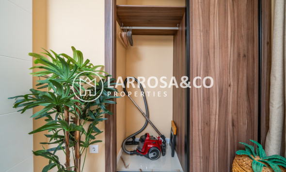 Resale - Apartment - El Chaparral - Costa Blanca