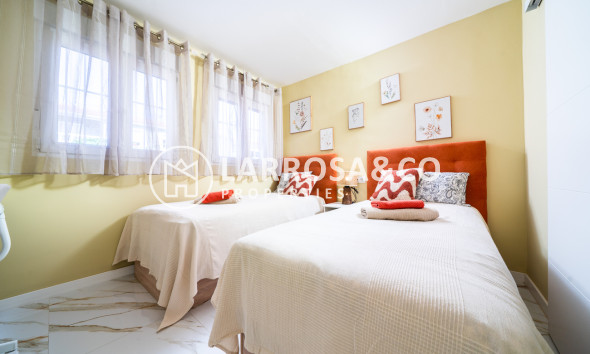 Herverkoop - Apartment - La Veleta - Costa Blanca