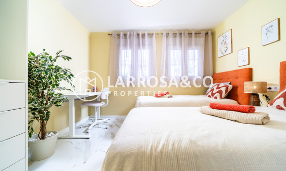 Herverkoop - Apartment - La Veleta - Costa Blanca