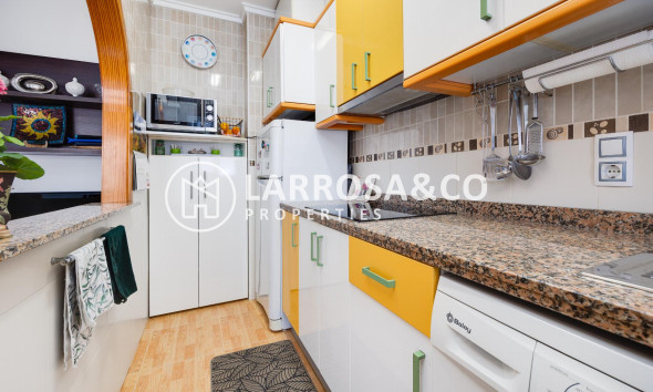 Resale - Apartment - Torrevieja - Playa del Acequión